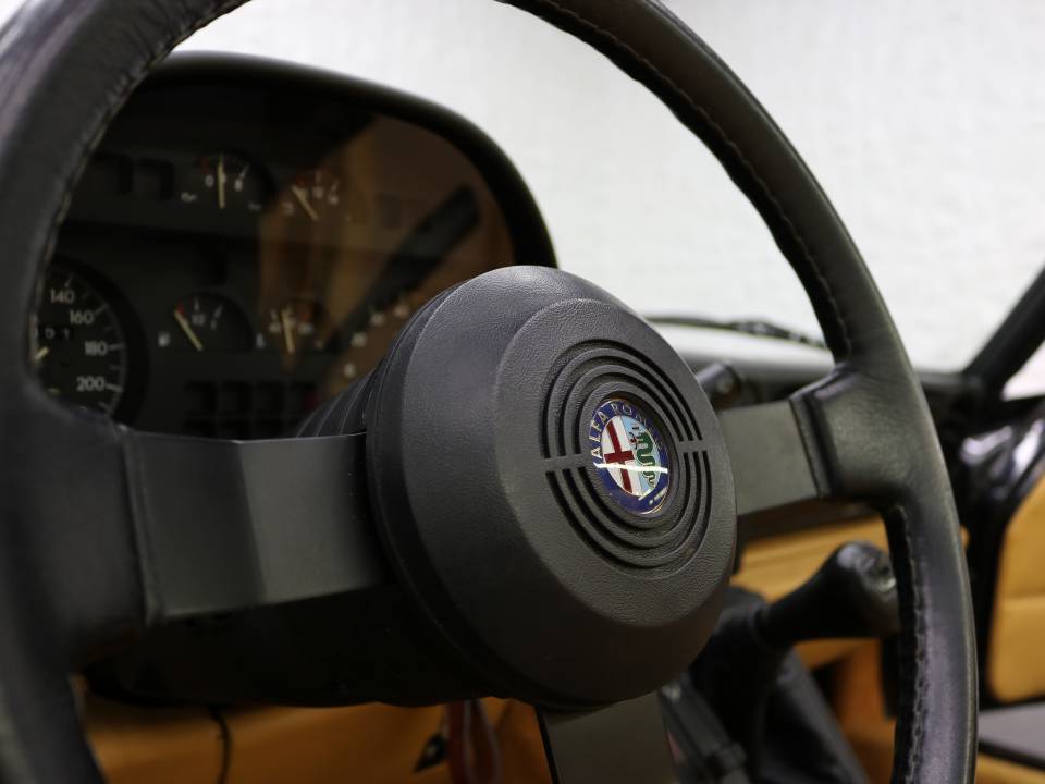 Imagen 16/38 de Alfa Romeo 2.0 Spider (1990)