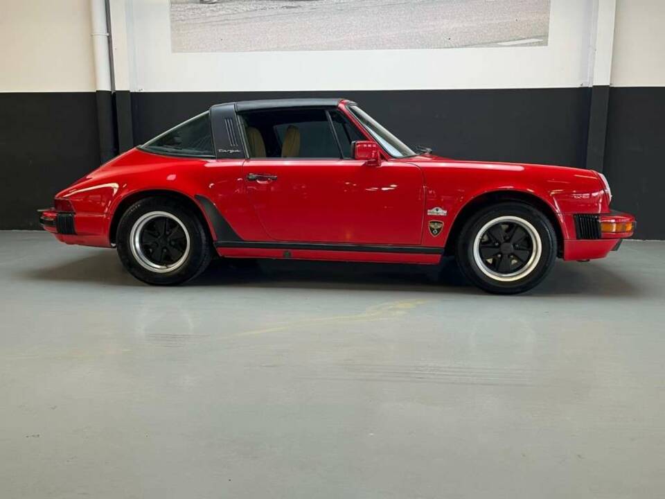 Image 38/50 of Porsche 911 Carrera 3.2 (1987)