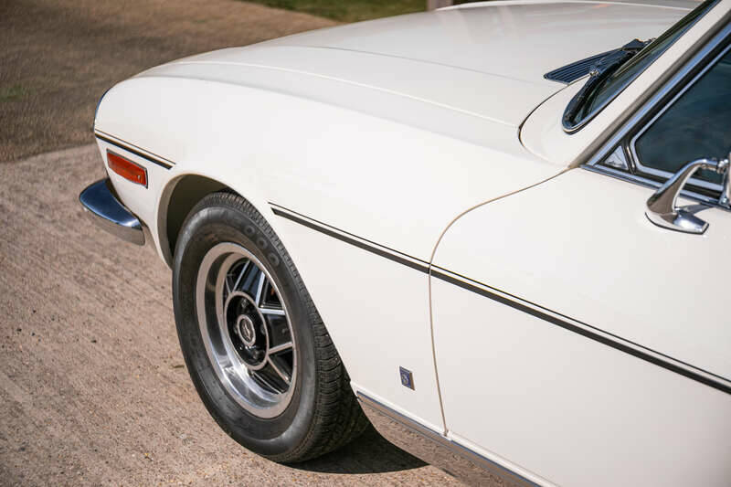 Image 41/47 of Triumph Stag (1975)