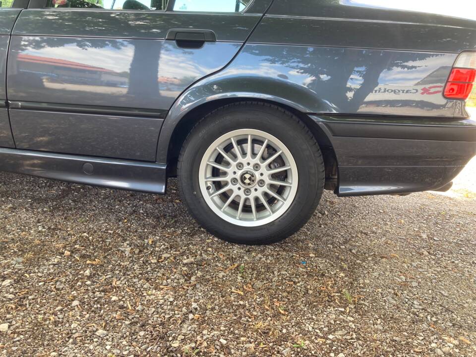 Bild 4/15 von BMW 323i (1997)