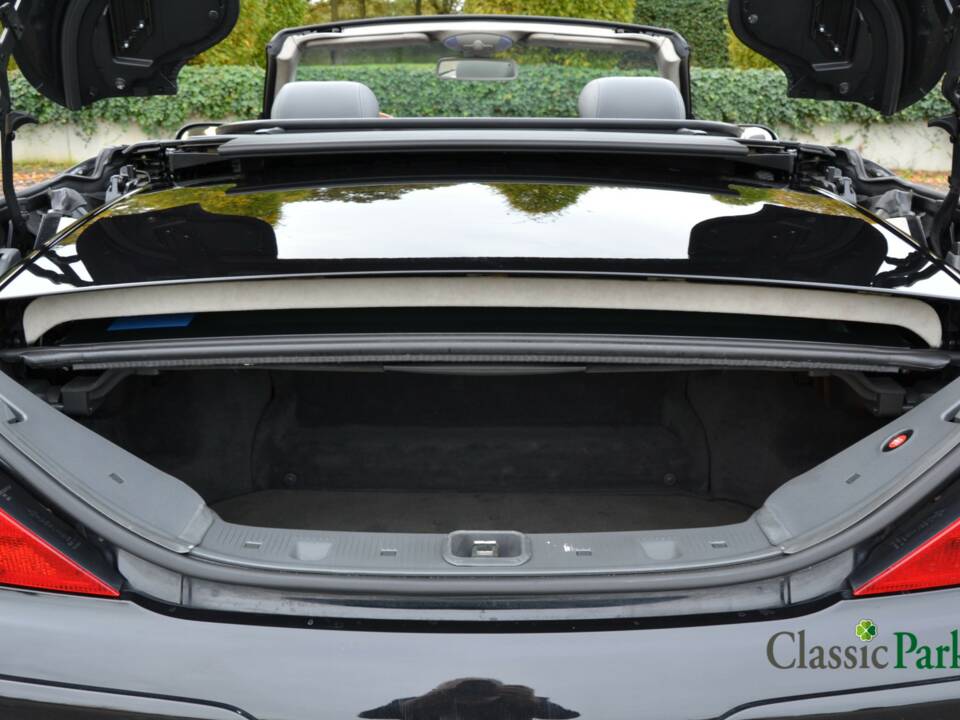 Immagine 25/50 di Mercedes-Benz SL 600 (2004)