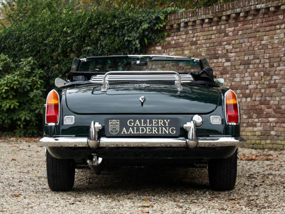Bild 6/50 von MG MGB (1968)