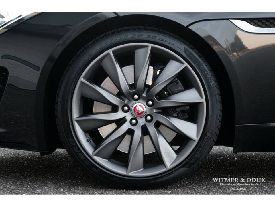 Image 31/37 de Jaguar F-Type S (2014)