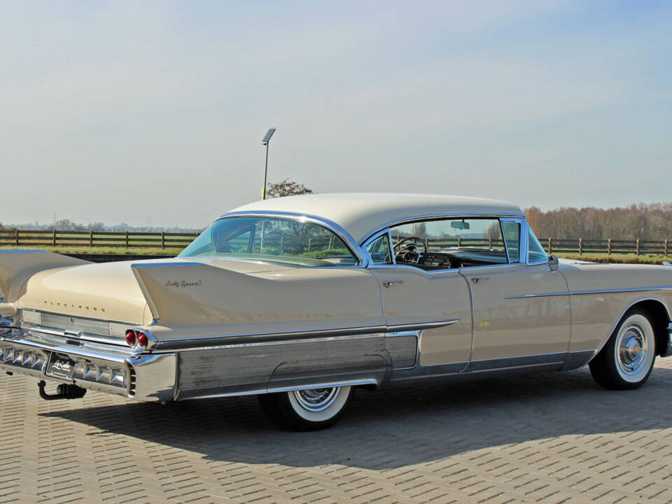 Image 8/29 of Cadillac 60 Special Fleetwood (1958)