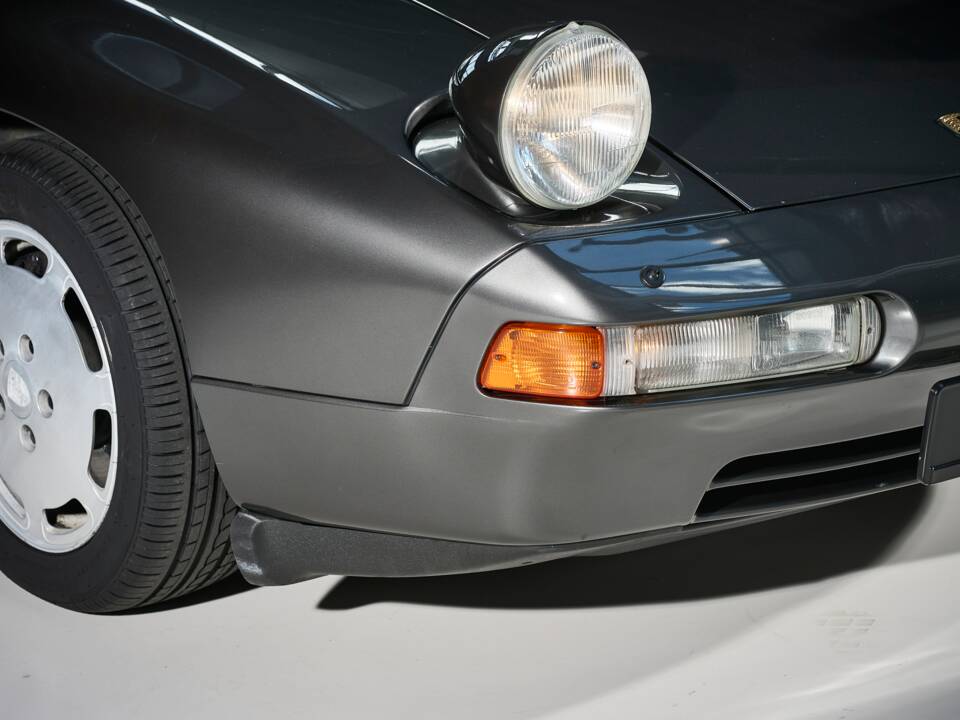 Afbeelding 41/42 van Porsche 928 S4 (1989)