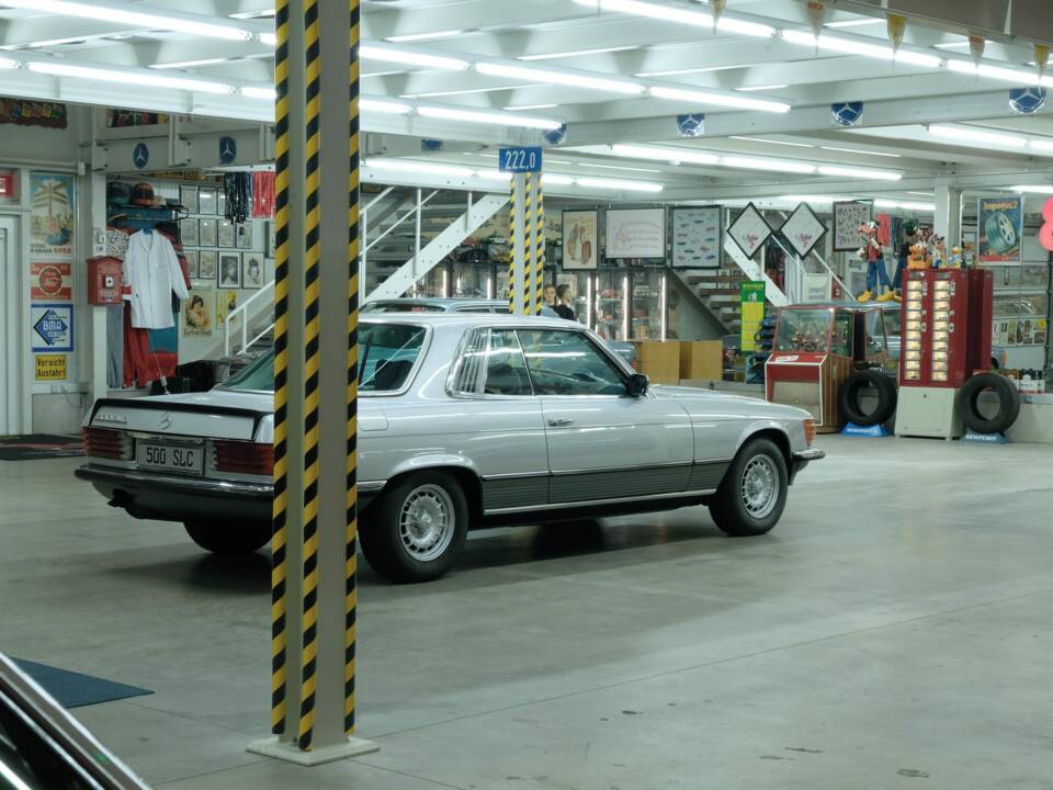 Image 12/50 de Mercedes-Benz 500 SLC (1981)