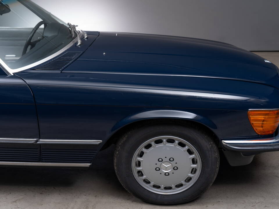 Image 11/24 of Mercedes-Benz 500 SL (1983)