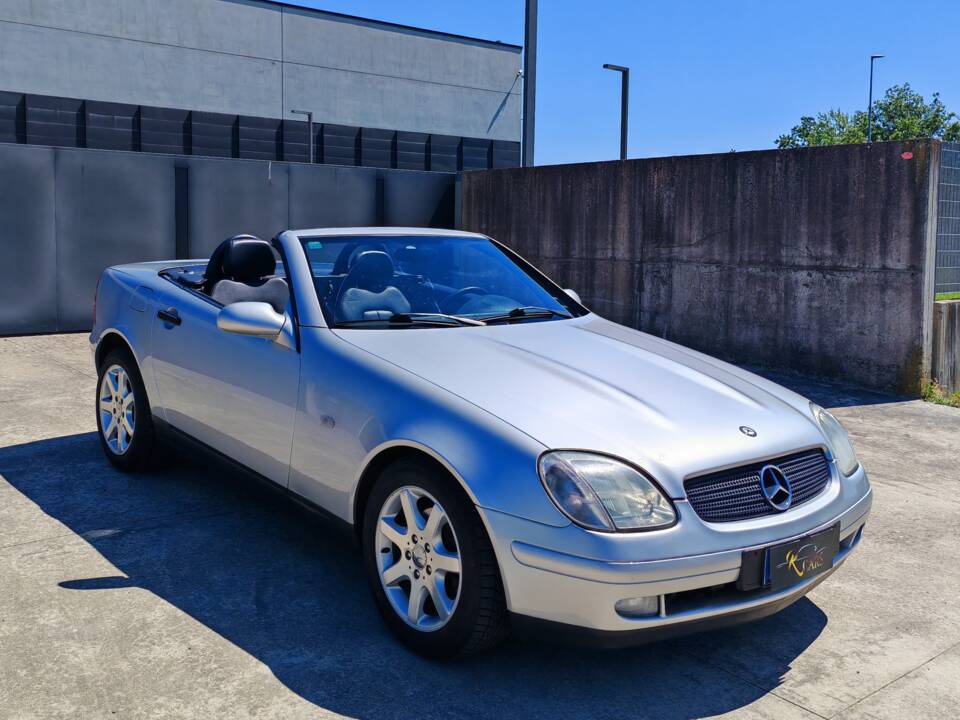 Bild 10/34 von Mercedes-Benz SLK 200 (1999)
