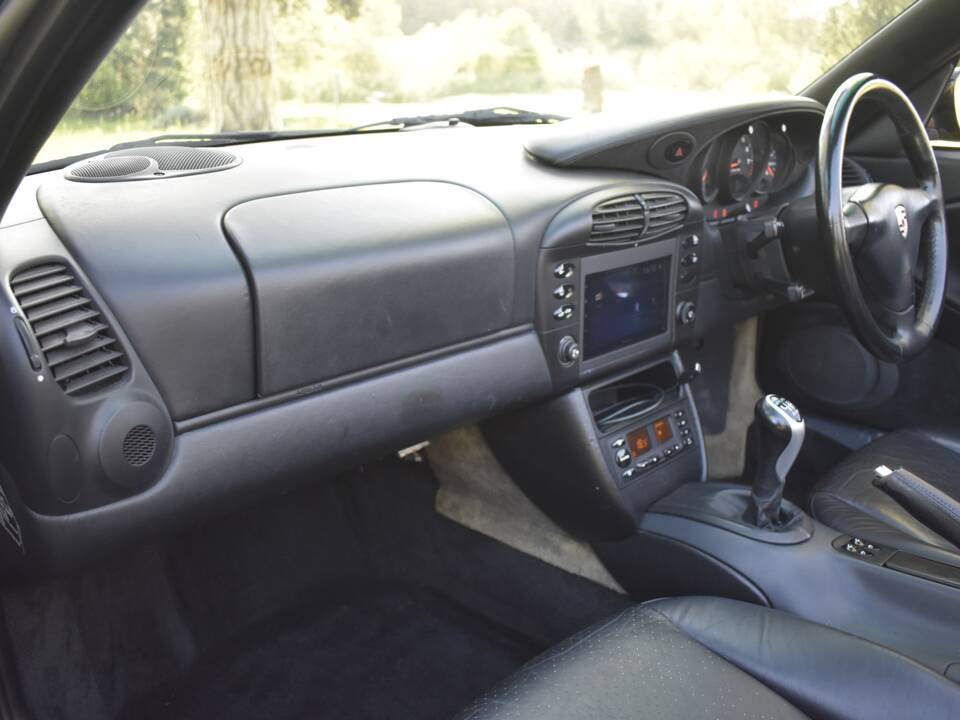 Afbeelding 6/10 van Porsche 911 Carrera 4 (1999)