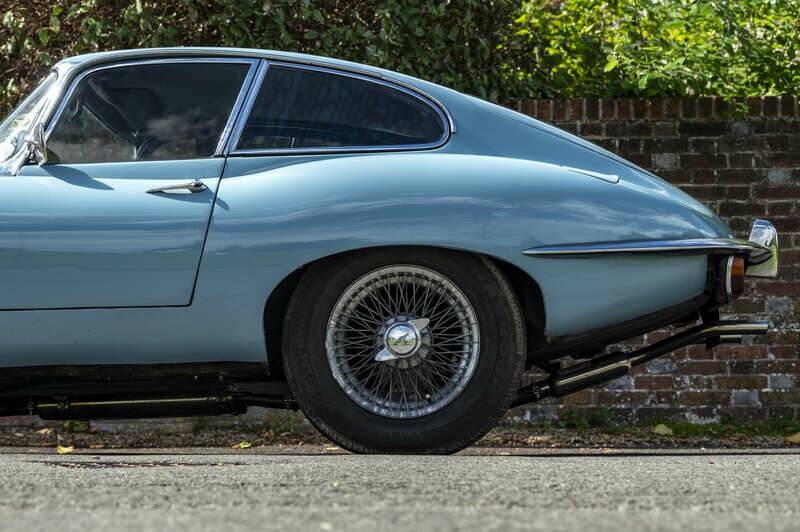Image 32/50 de Jaguar E-Type (1968)