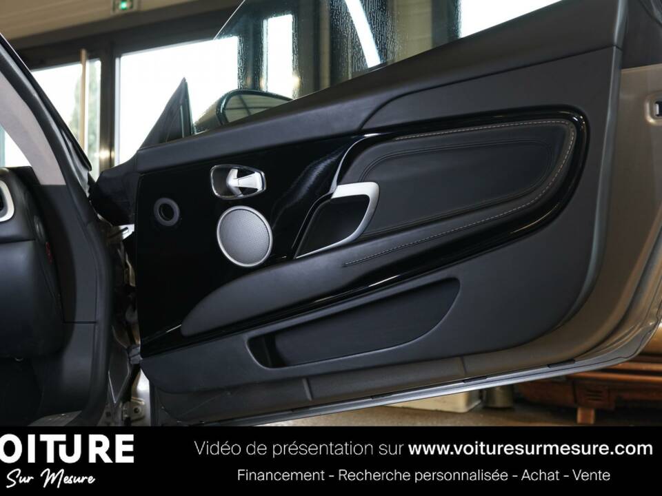 Image 25/29 of Aston Martin DB 11 V12 (2018)