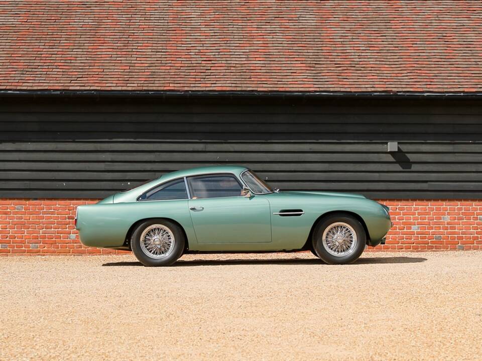 Image 3/50 of Aston Martin DB 4 GT (1961)