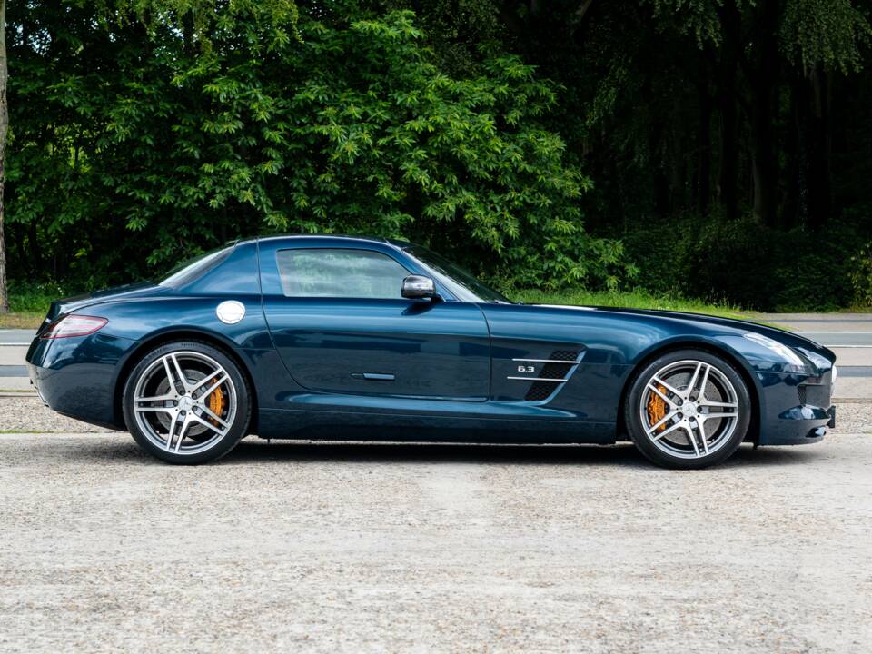 Afbeelding 9/38 van Mercedes-Benz SLS AMG (2010)