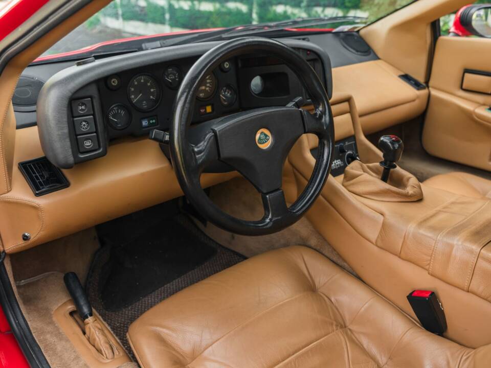 Image 3/22 of Lotus Esprit Turbo HC (1989)