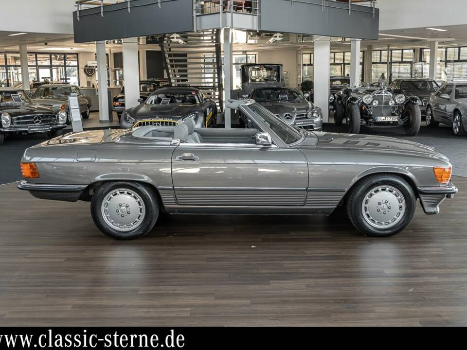 Image 6/15 of Mercedes-Benz 560 SL (1987)