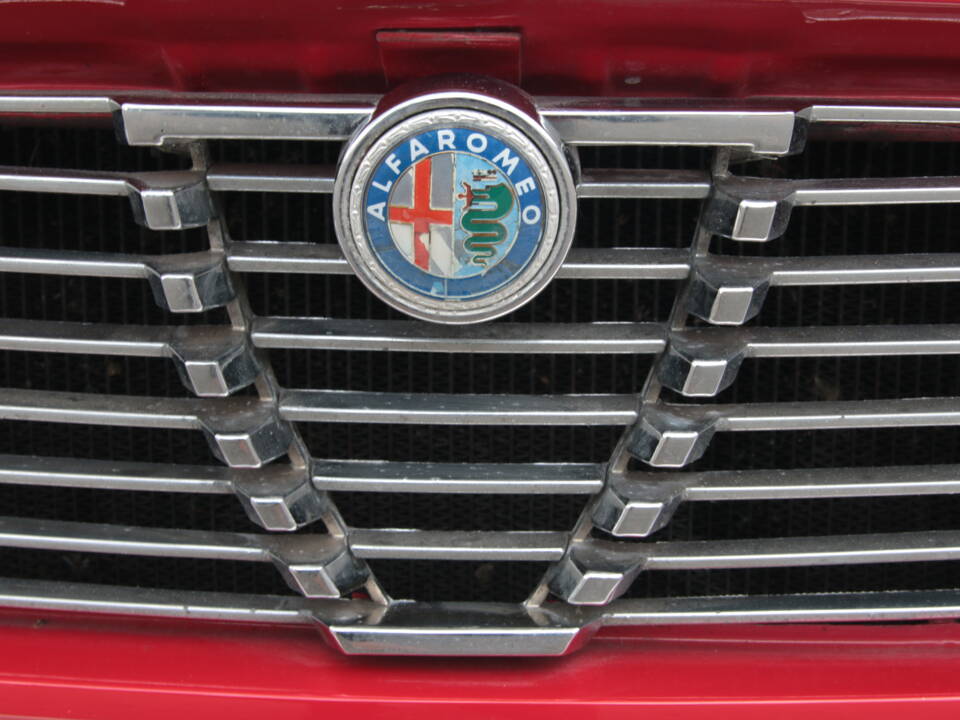 Image 13/100 of Alfa Romeo Giulia 1600 GT Junior (1976)