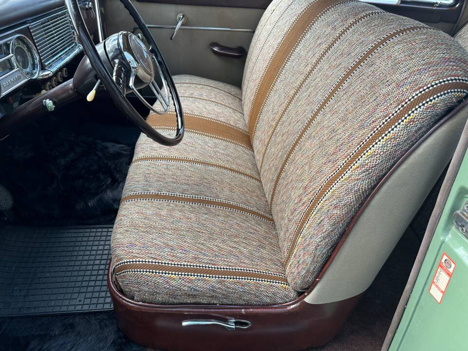 Image 72/82 of Packard Deluxe (1950)