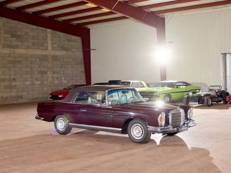 Bild 3/47 von Mercedes-Benz 280 SE (1970)