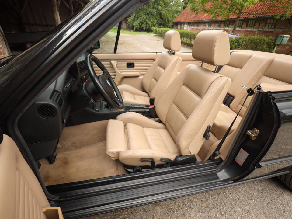 Image 10/83 de BMW 325i (1990)
