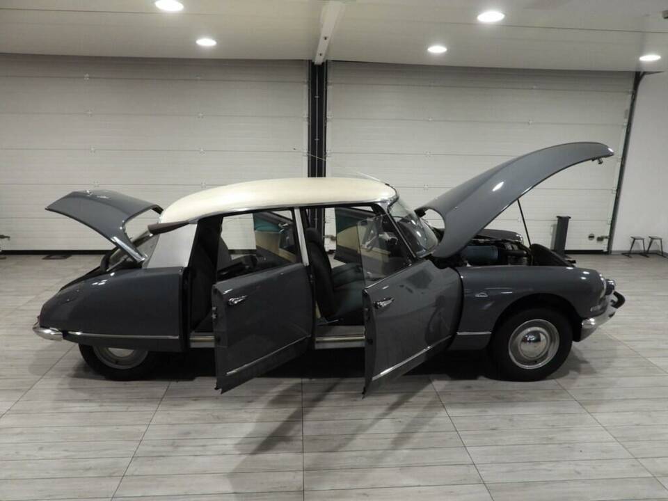 Immagine 11/14 di Citroën ID 19 (1965)