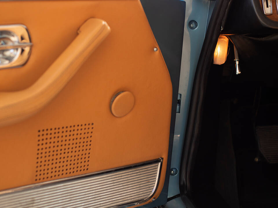 Image 20/40 of Ferrari 365 GT 2+2 (1969)