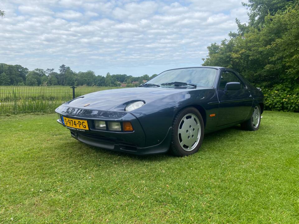 Immagine 2/19 di Porsche 928 S (1983)