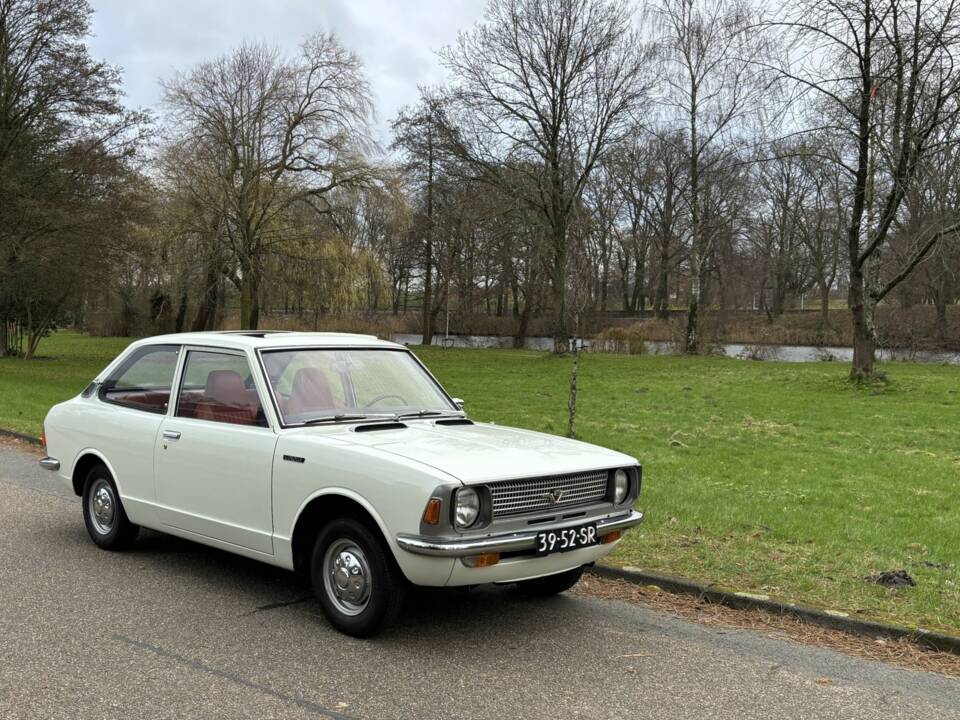 Immagine 7/21 di Toyota Corolla 1200 (1971)