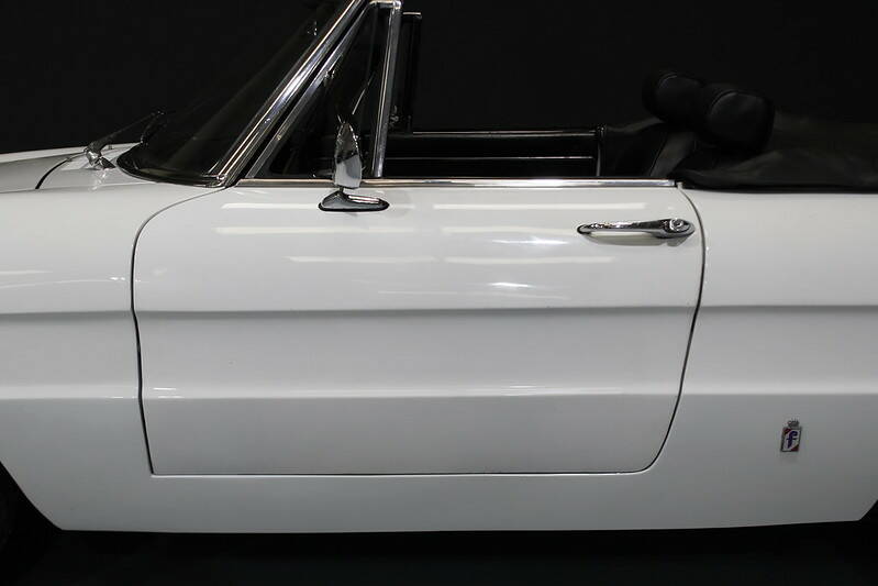 Image 3/9 of Alfa Romeo 1750 Spider (1969)