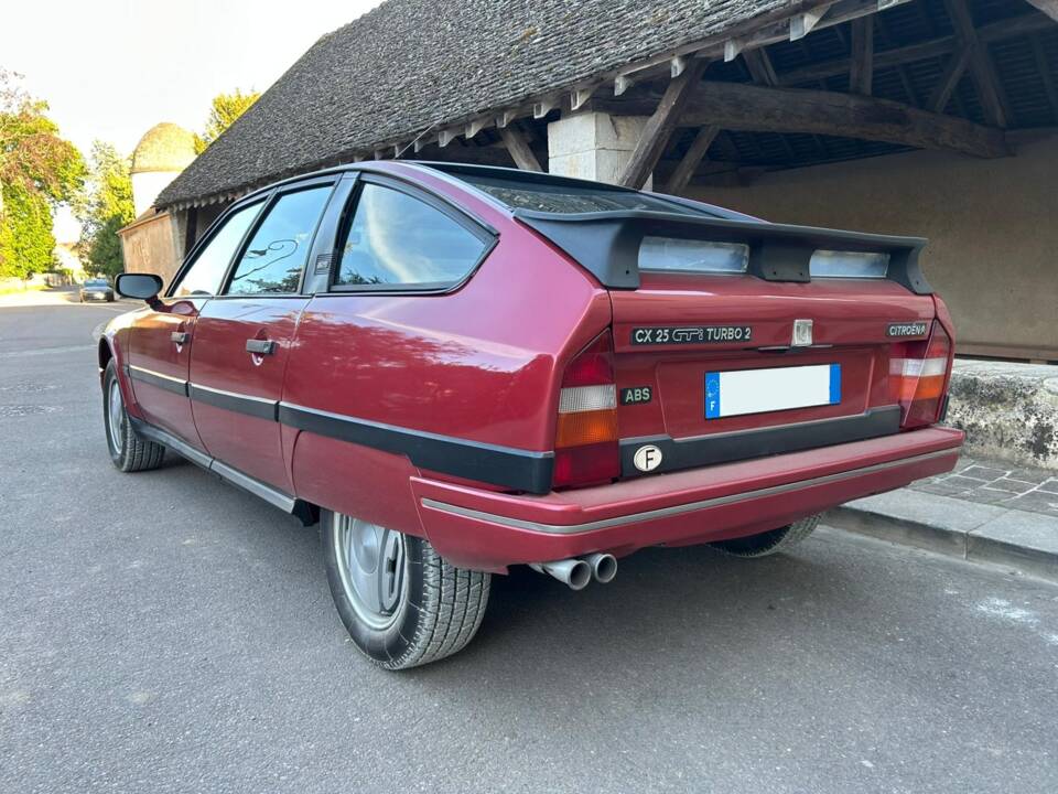 Afbeelding 3/39 van Citroën CX 25 GTI Turbo 2 (1987)