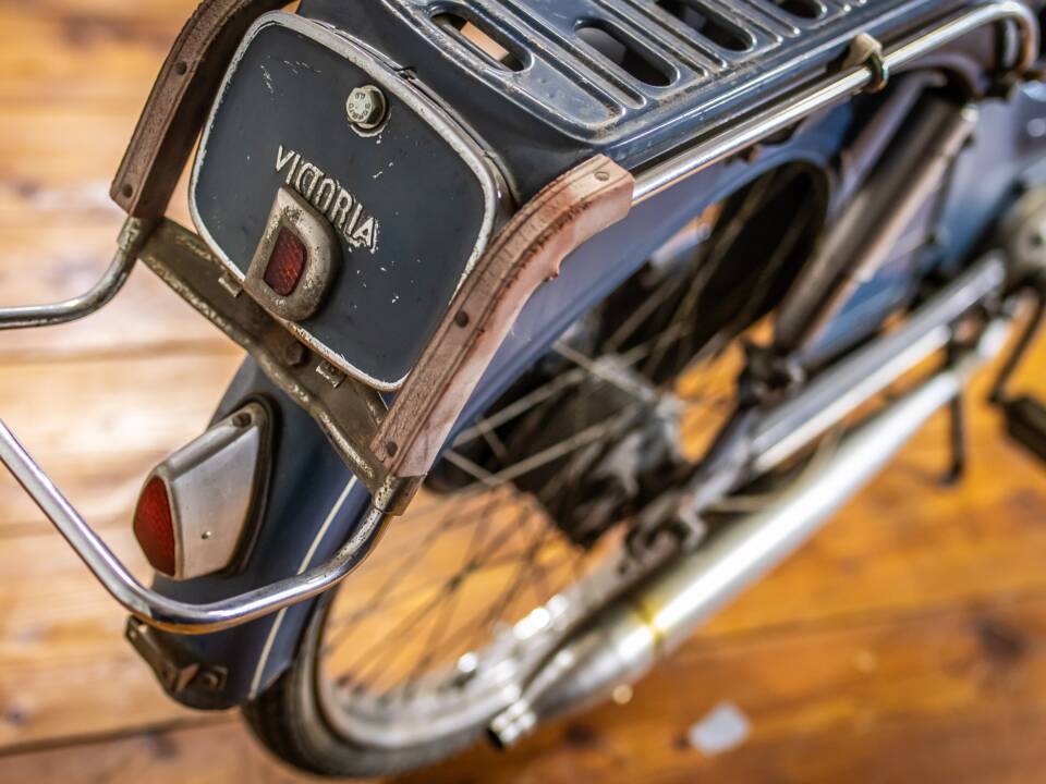 Image 13/18 de Victoria Vicky Luxus (1958)