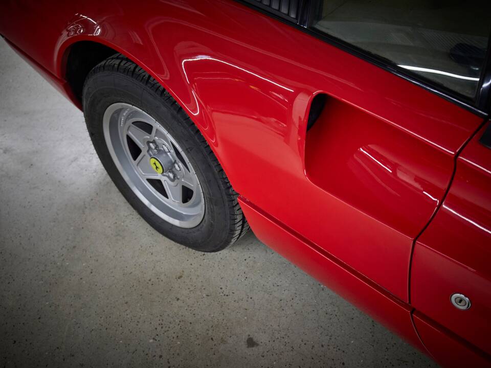 Image 58/97 of Ferrari 308 GTB Quattrovalvole (1983)