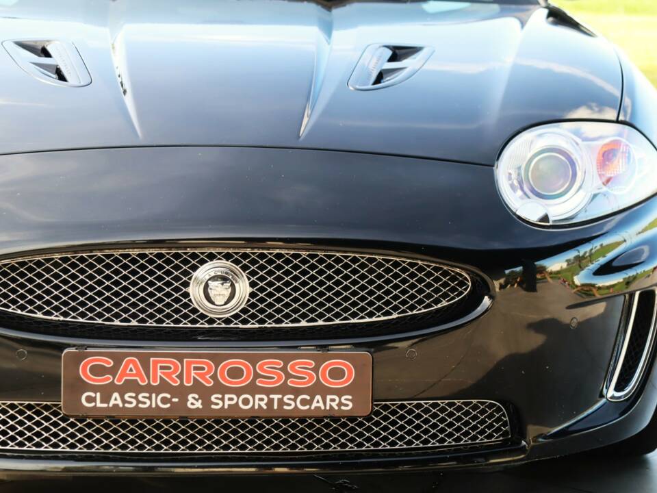 Image 6/50 of Jaguar XKR (2010)