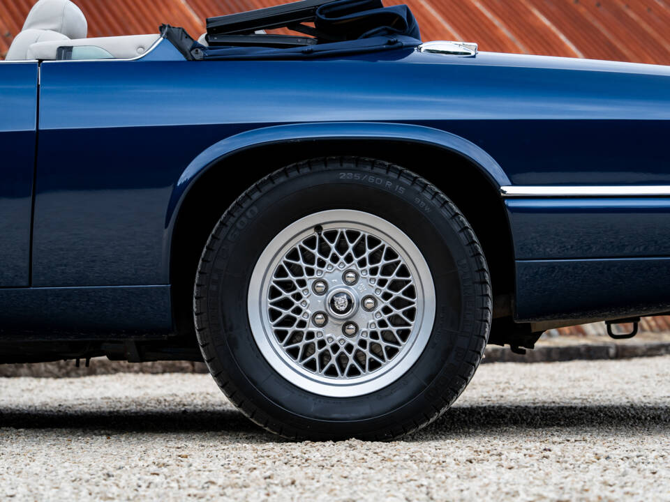 Image 35/38 of Jaguar XJS 4.0 (1995)