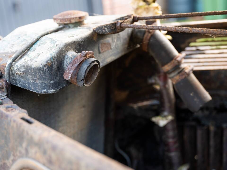 Image 122/134 of Ford V8 (1937)