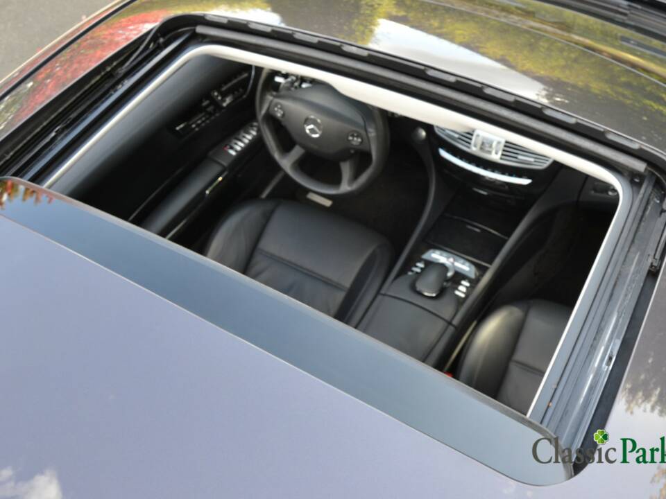 Immagine 11/50 di Mercedes-Benz CL 63 AMG (2007)