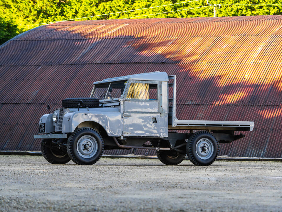 Image 4/31 of Land Rover 107 (1957)