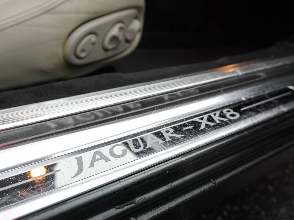 Immagine 19/38 di Jaguar XK8 4.0 (1996)