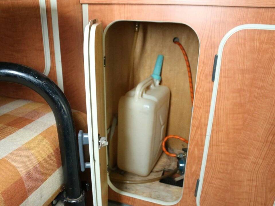 Immagine 31/50 di Volkswagen T2a Westfalia (1969)