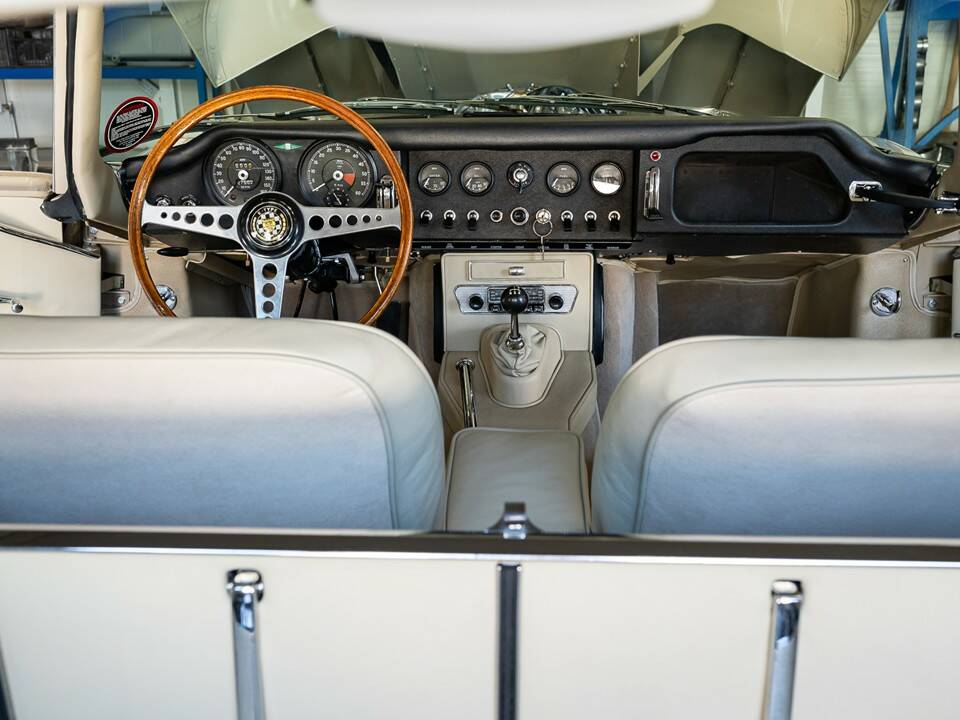 Bild 11/102 von Jaguar E-Type 4.2 (1966)