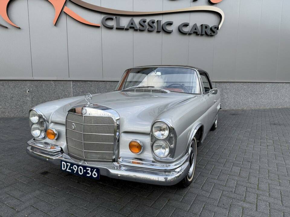Bild 2/36 von Mercedes-Benz 250 SE (1966)