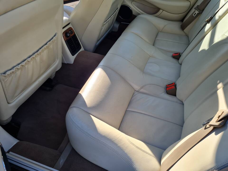Imagen 13/21 de Jaguar XJR 4.0 (2000)