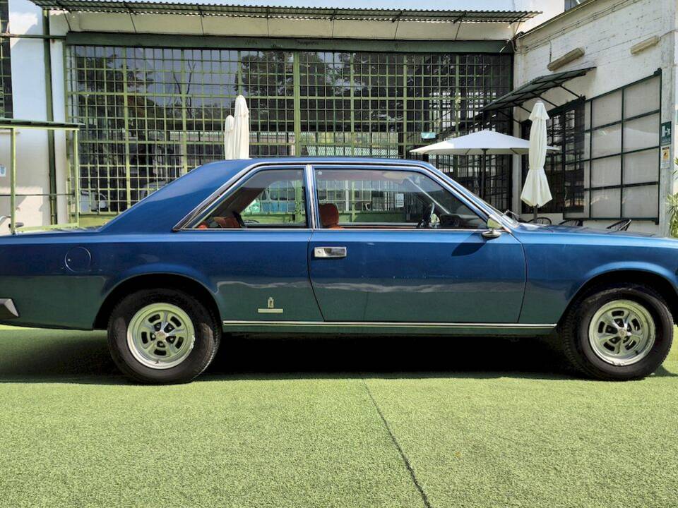 Afbeelding 11/62 van FIAT 130 Coupé (1972)