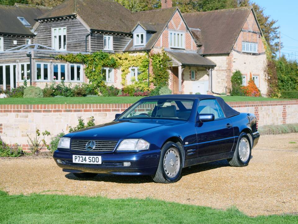 Image 22/50 of Mercedes-Benz SL 280 (1996)