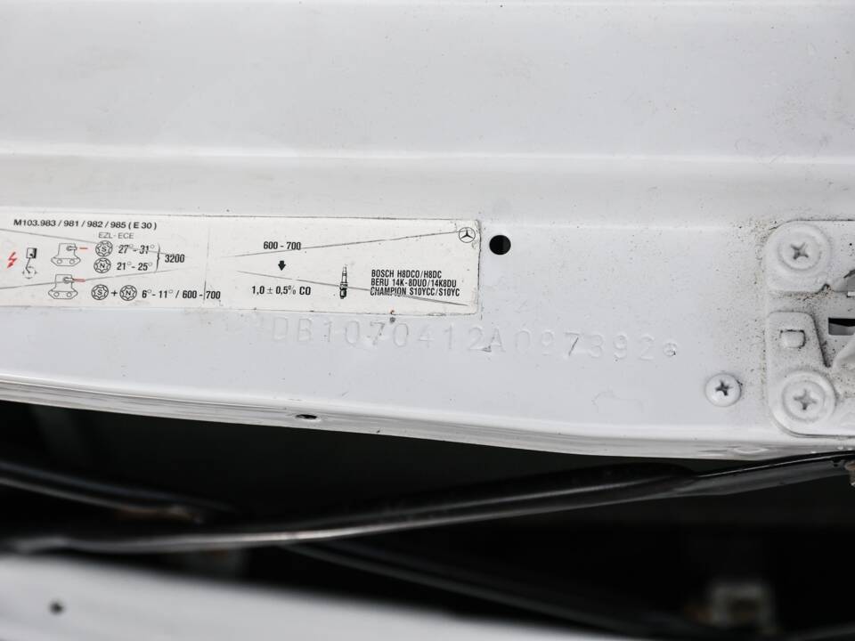 Image 35/35 of Mercedes-Benz 300 SL (1989)