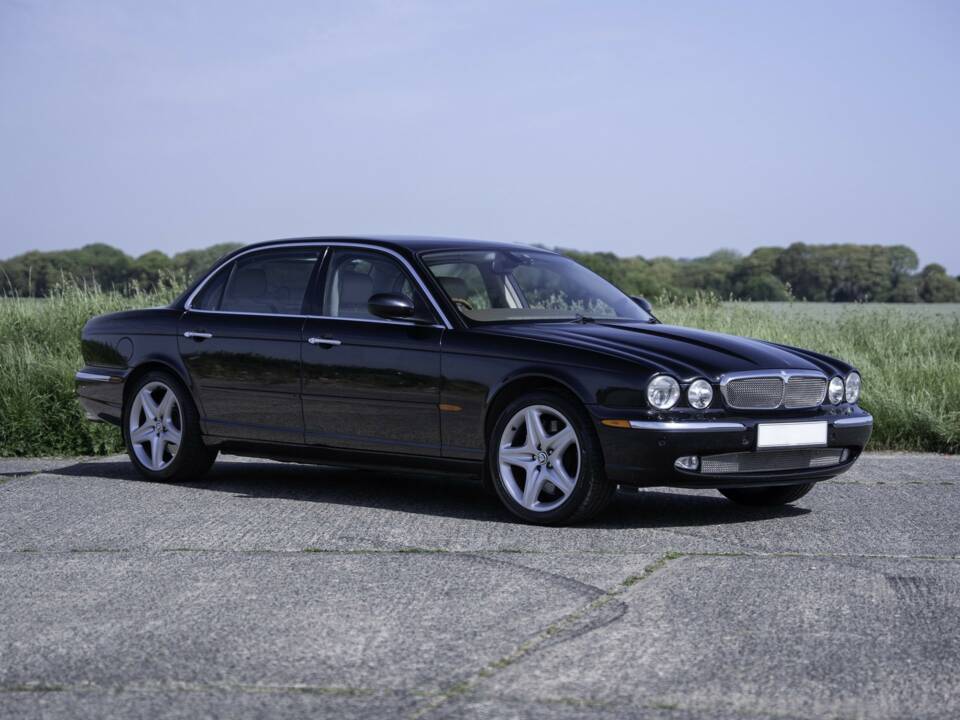 Obraz 33/50 pojazdu Jaguar XJR Super V8 (2004)