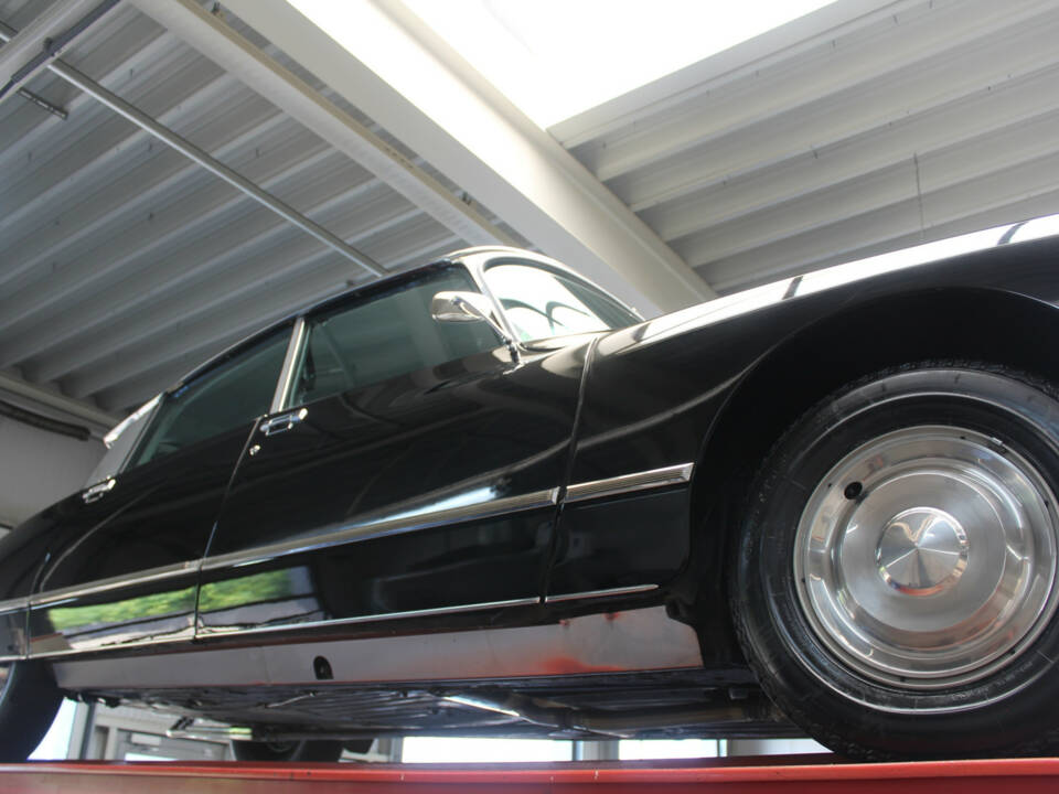 Image 13/50 de Citroën DS 23 Pallas IE (1972)
