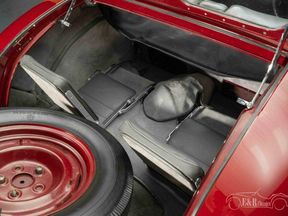 Image 18/19 of Triumph 1800 Roadster (1947)