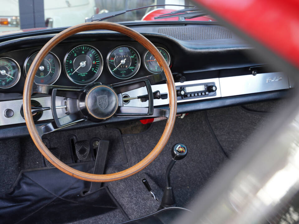 Image 38/50 of Porsche 912 (1966)