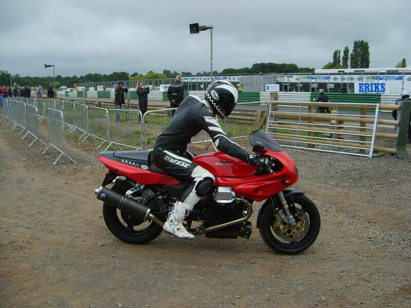 Image 35/35 of Moto Guzzi DUMMY (1998)