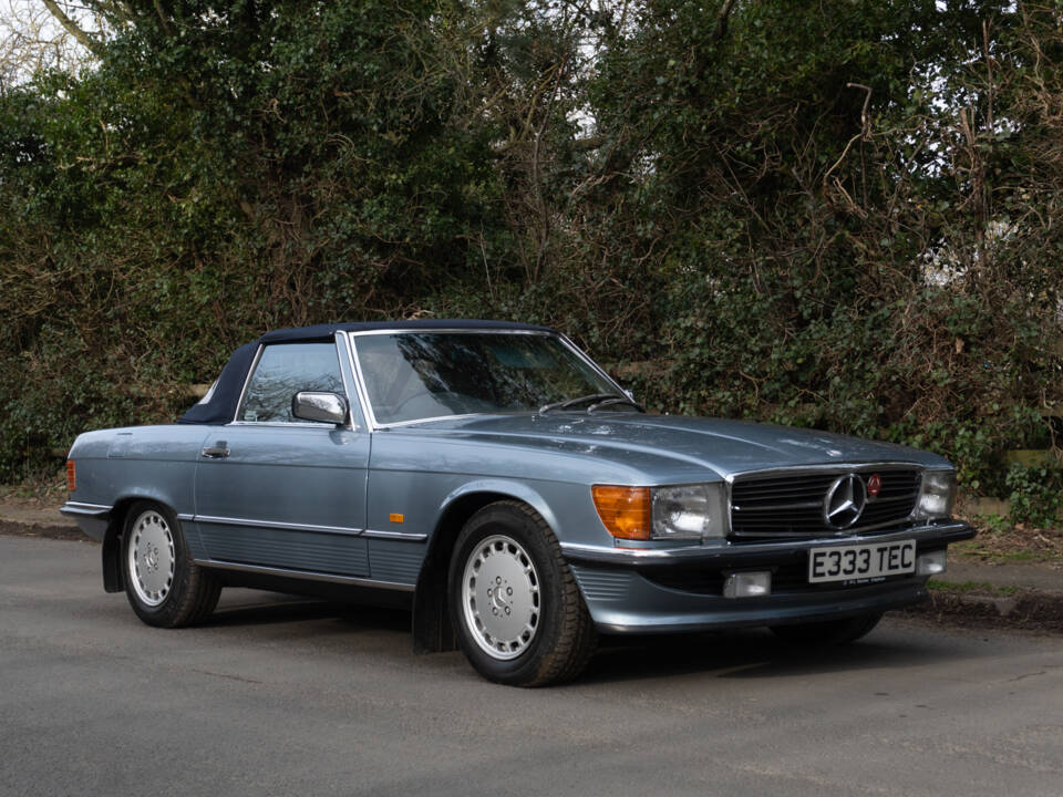 Immagine 22/27 di Mercedes-Benz 300 SL (1987)